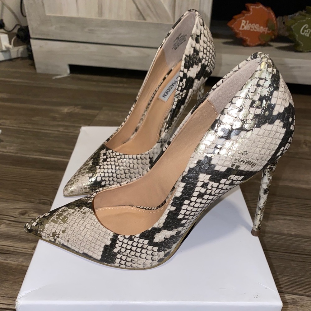 Steve Madden pointed heels